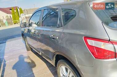 Внедорожник / Кроссовер Nissan Qashqai 2013 в 