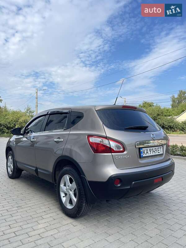 Позашляховик / Кросовер Nissan Qashqai 2011 в Житомирі
