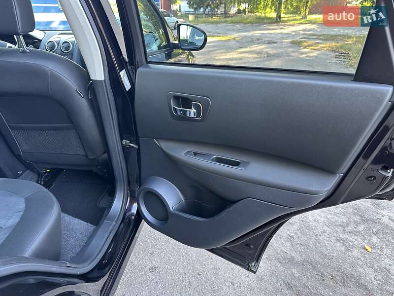 Внедорожник / Кроссовер Nissan Qashqai 2010 в Лебедине