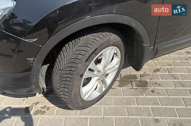Внедорожник / Кроссовер Nissan Qashqai 2012 в 
