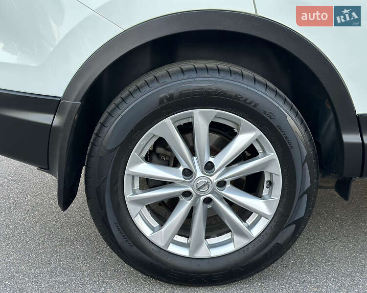 Внедорожник / Кроссовер Nissan Qashqai 2016 в Киеве