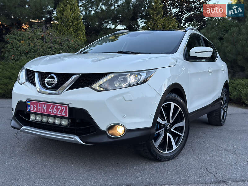 Внедорожник / Кроссовер Nissan Qashqai 2015 в Полтаве