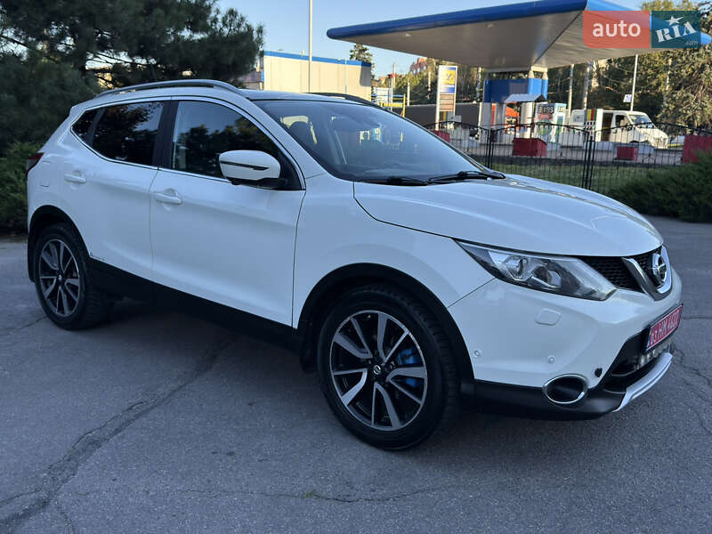 Внедорожник / Кроссовер Nissan Qashqai 2015 в Полтаве