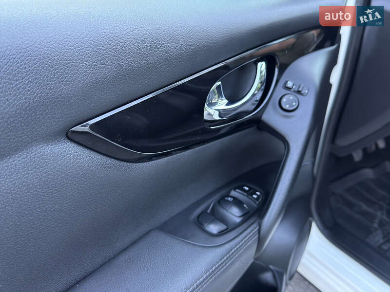 Внедорожник / Кроссовер Nissan Qashqai 2015 в Полтаве