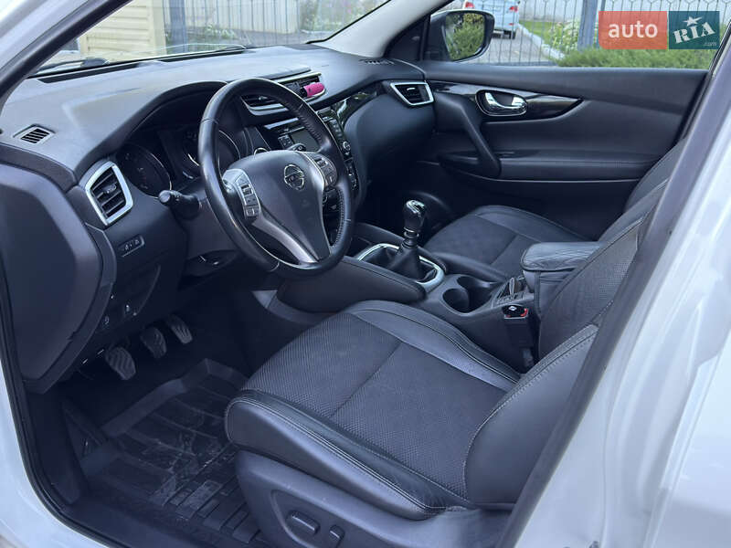 Внедорожник / Кроссовер Nissan Qashqai 2015 в Полтаве