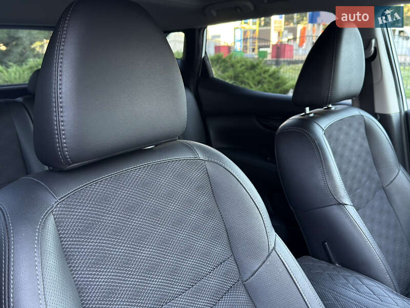 Внедорожник / Кроссовер Nissan Qashqai 2015 в Полтаве