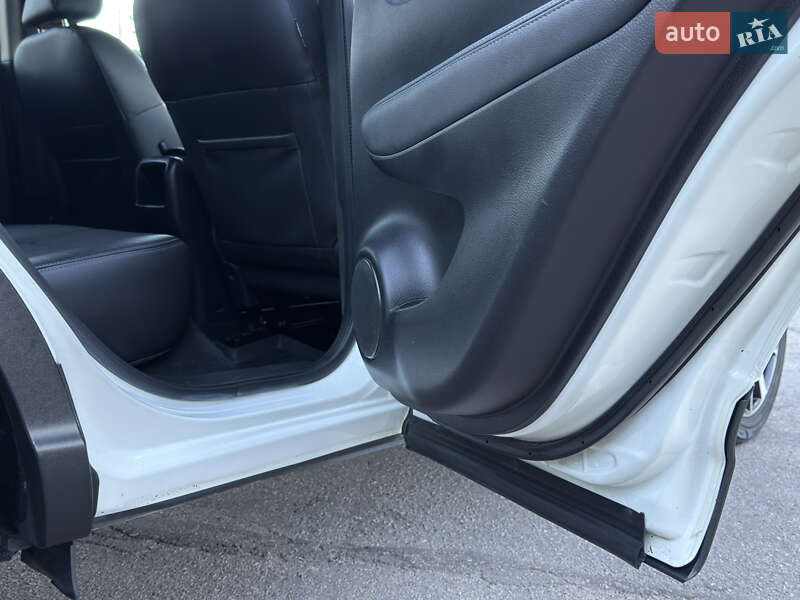 Внедорожник / Кроссовер Nissan Qashqai 2015 в Полтаве