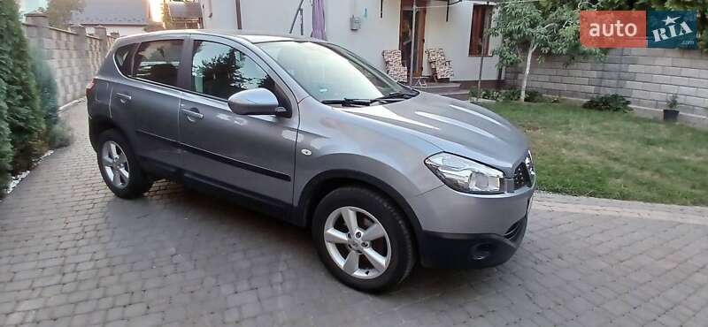 Внедорожник / Кроссовер Nissan Qashqai 2011 в Ровно
