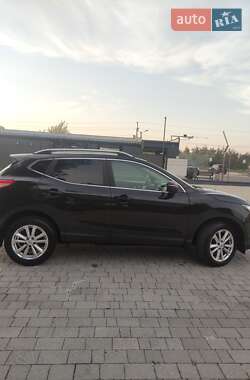 Внедорожник / Кроссовер Nissan Qashqai 2014 в 