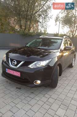 Внедорожник / Кроссовер Nissan Qashqai 2014 в 