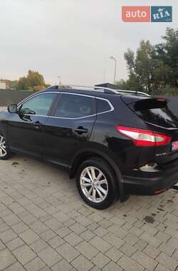 Внедорожник / Кроссовер Nissan Qashqai 2014 в 