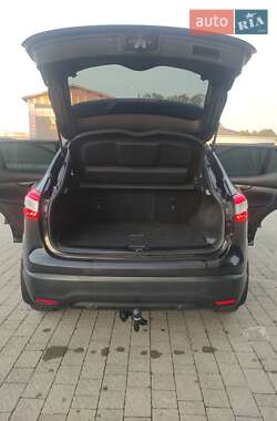 Внедорожник / Кроссовер Nissan Qashqai 2014 в 