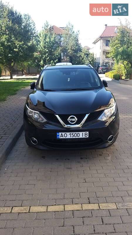 Внедорожник / Кроссовер Nissan Qashqai 2015 в Ужгороде