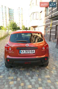 Внедорожник / Кроссовер Nissan Qashqai 2007 в 