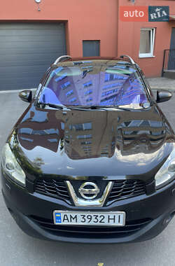 Внедорожник / Кроссовер Nissan Qashqai 2010 в 