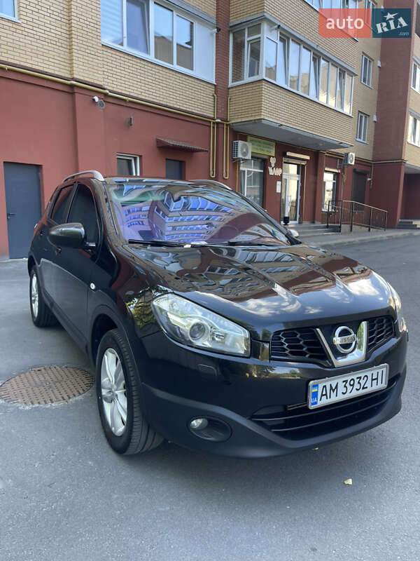 Внедорожник / Кроссовер Nissan Qashqai 2010 в 