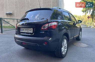 Внедорожник / Кроссовер Nissan Qashqai 2010 в 