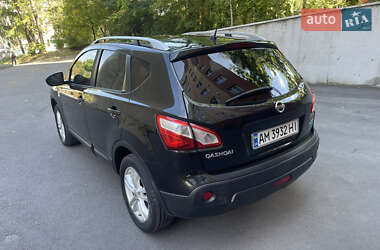 Внедорожник / Кроссовер Nissan Qashqai 2010 в 