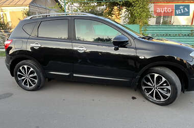Внедорожник / Кроссовер Nissan Qashqai 2010 в 