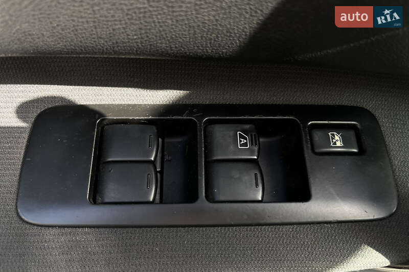 Позашляховик / Кросовер Nissan Qashqai 2007 в Коломиї фото 17 Позашляховик / Кросовер Nissan Qashqai 2007 в Коломиї