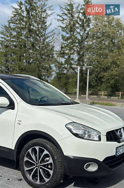 Внедорожник / Кроссовер Nissan Qashqai 2012 в 
