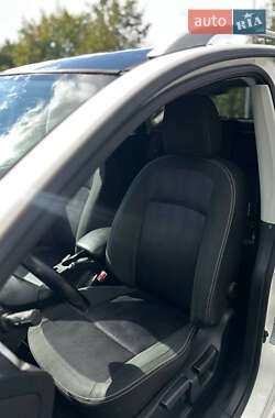 Внедорожник / Кроссовер Nissan Qashqai 2012 в 