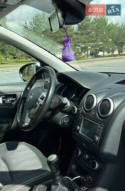 Внедорожник / Кроссовер Nissan Qashqai 2012 в 