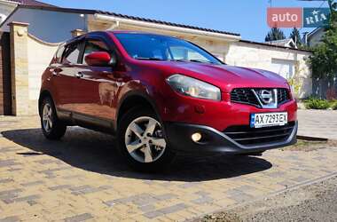 Позашляховик / Кросовер Nissan Qashqai 2010 в 