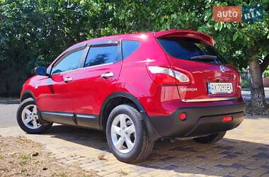 Позашляховик / Кросовер Nissan Qashqai 2010 в 