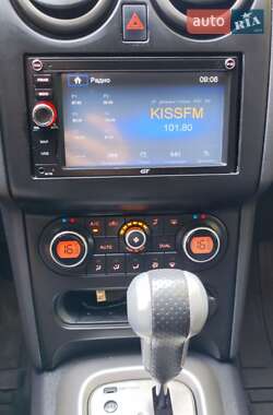 Позашляховик / Кросовер Nissan Qashqai 2010 в 