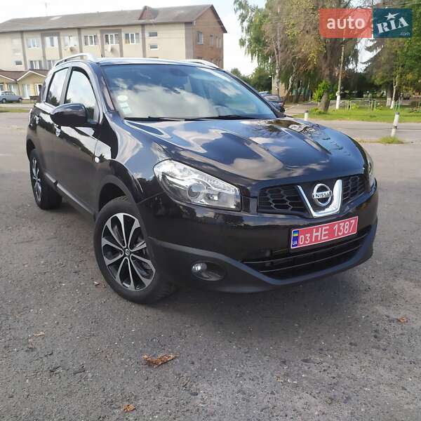 Внедорожник / Кроссовер Nissan Qashqai 2012 в 