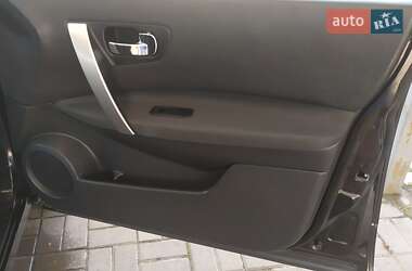 Внедорожник / Кроссовер Nissan Qashqai 2012 в 