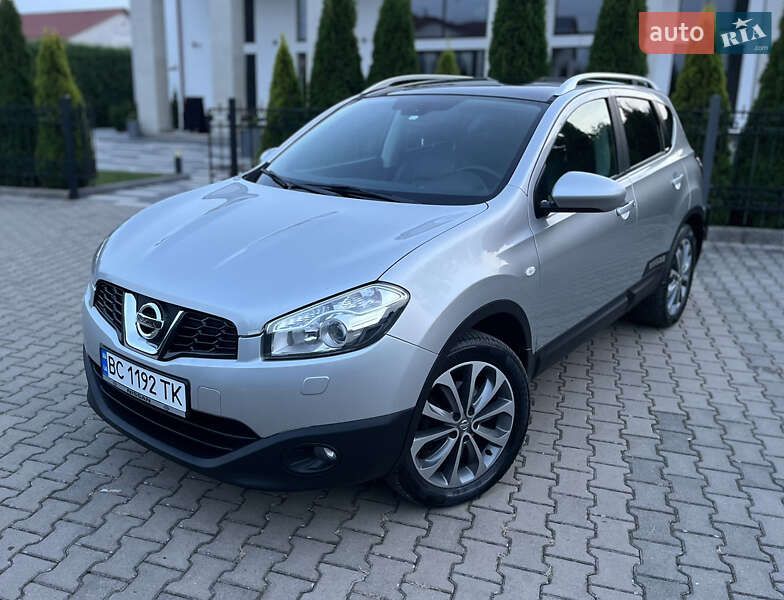 Позашляховик / Кросовер Nissan Qashqai 2010 в Стрию