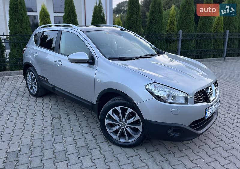 Позашляховик / Кросовер Nissan Qashqai 2010 в Стрию
