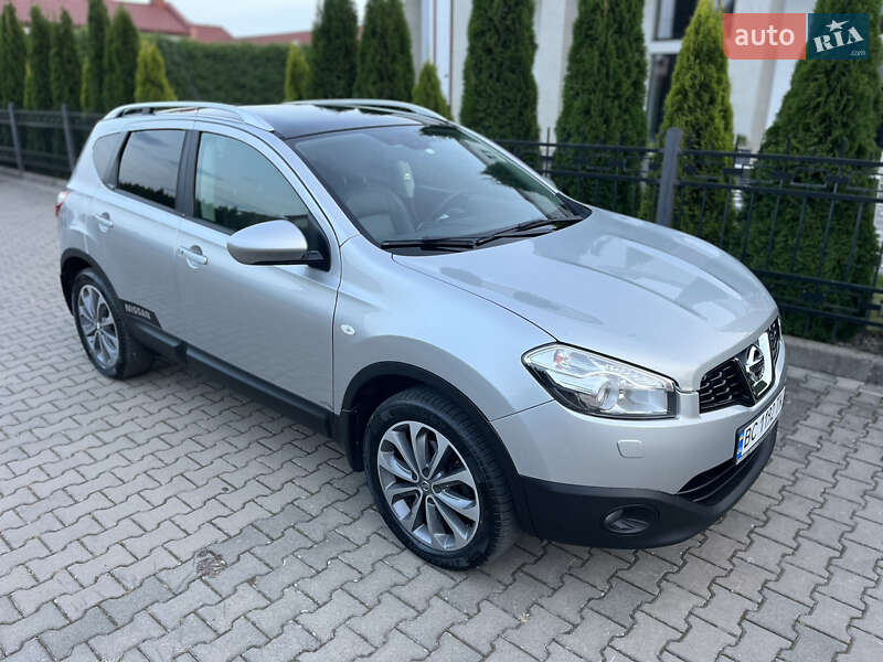 Позашляховик / Кросовер Nissan Qashqai 2010 в Стрию