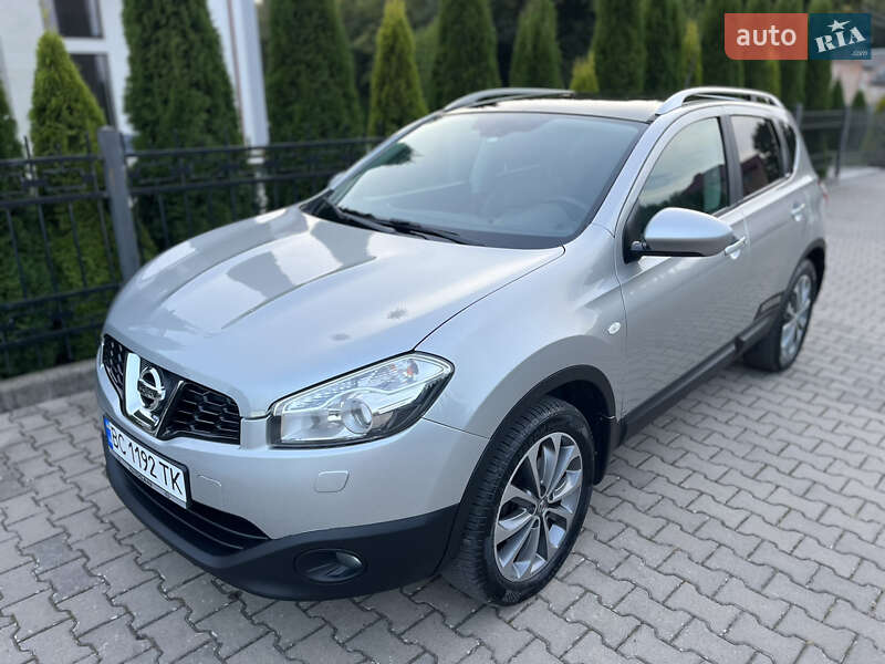 Позашляховик / Кросовер Nissan Qashqai 2010 в Стрию