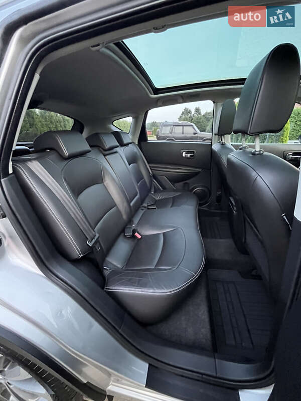 Позашляховик / Кросовер Nissan Qashqai 2010 в Стрию