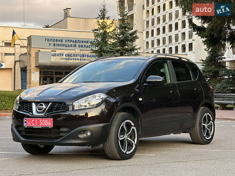 Внедорожник / Кроссовер Nissan Qashqai 2010 в 