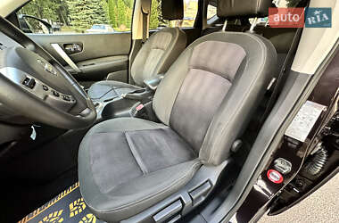 Внедорожник / Кроссовер Nissan Qashqai 2010 в 