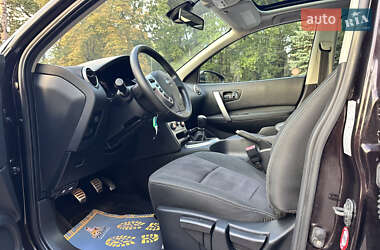 Внедорожник / Кроссовер Nissan Qashqai 2010 в 