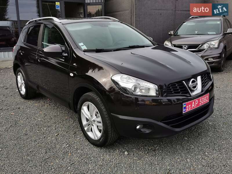 Внедорожник / Кроссовер Nissan Qashqai 2010 в 