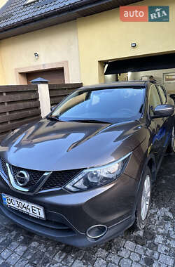 Позашляховик / Кросовер Nissan Qashqai 2016 в Львові