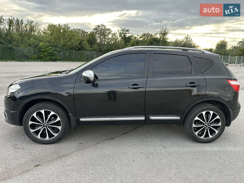 Внедорожник / Кроссовер Nissan Qashqai 2010 в Черновцах