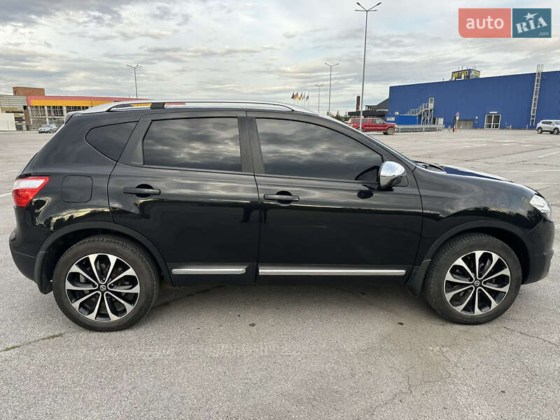 Внедорожник / Кроссовер Nissan Qashqai 2010 в Черновцах