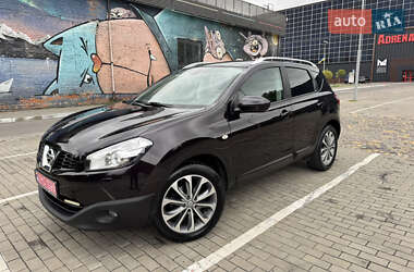 Внедорожник / Кроссовер Nissan Qashqai 2012 в 