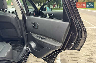 Внедорожник / Кроссовер Nissan Qashqai 2012 в 
