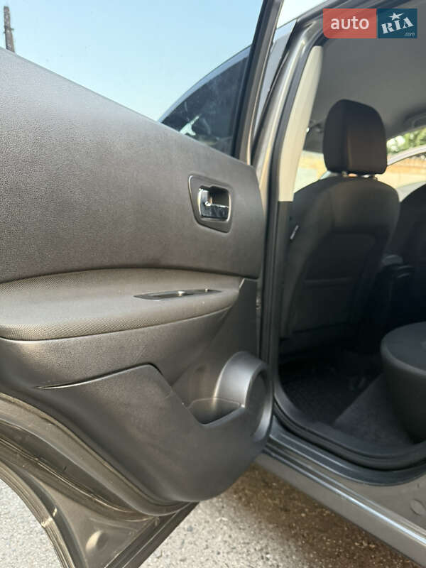 Внедорожник / Кроссовер Nissan Qashqai 2012 в Решетиловке