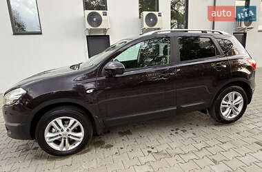 Позашляховик / Кросовер Nissan Qashqai 2010 в Млиніві