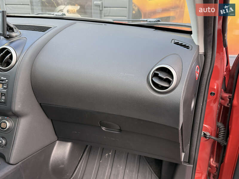 Позашляховик / Кросовер Nissan Qashqai 2008 в Стрию