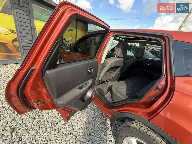Позашляховик / Кросовер Nissan Qashqai 2008 в Стрию